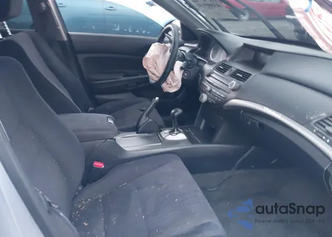 2011 Honda Accord 2.4 Lx z USA, uszkodzony, nr VIN 1HGCP2F30BA104783